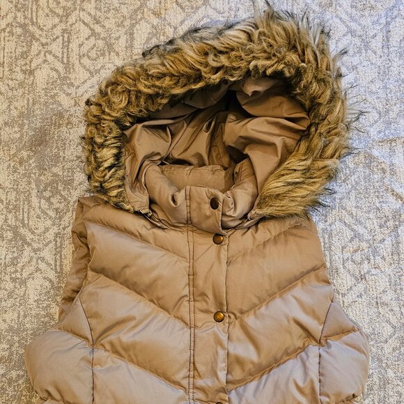 GAP Women's puffer vest with hood M good used condition - Picture 1 of 3